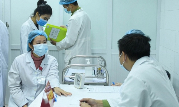 Tình hình sức khỏe của 3 người đầu tiên tiêm vắc xin Covid-19 của Việt Nam