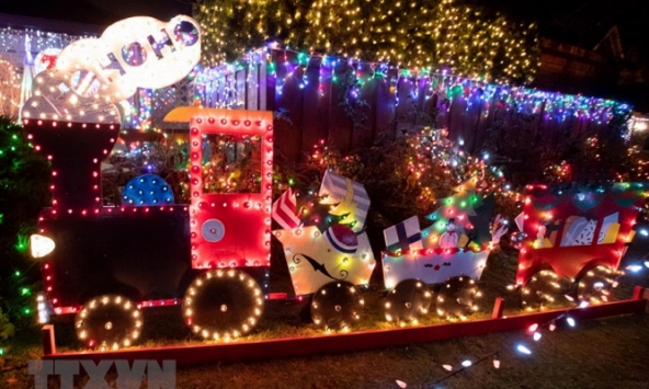 Không khí đón Giáng sinh và Năm mới trên khắp thế giới