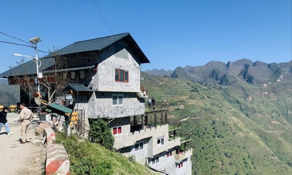 Bộ VH-TT-DL yêu cầu làm rõ việc Panorama Mã Pí Lèng ngày càng bề thế 