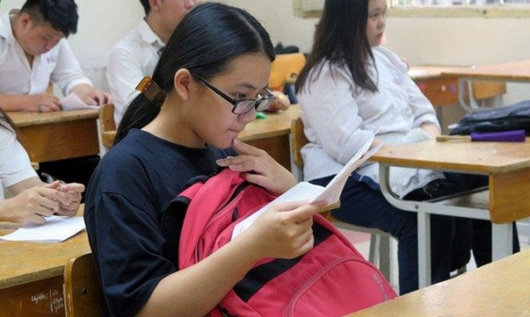 Hà Nội: Hàng nghìn học sinh lớp 9 phải dừng kiểm tra học kỳ I vì nghi lộ đề