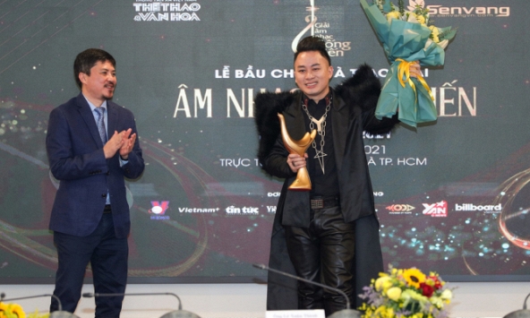 Dế Choắt và Rap Việt chiến thắng tại Giải Cống hiến 2021