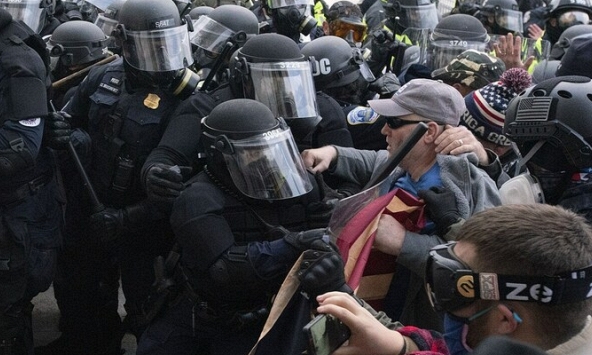 Cảnh sát Mỹ đính chính tin sĩ quan thiệt mạng sau vụ bạo loạn ở tòa quốc hội