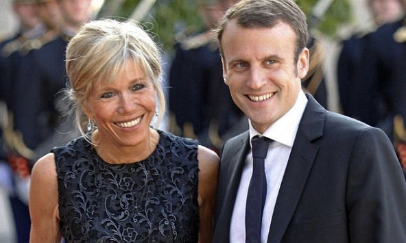 Vợ chồng Tổng thống Pháp bị chỉ trích vì chi hơn nửa triệu USD mua hoa trang trí