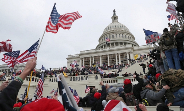 FBI cảnh báo nguy cơ biểu tình vũ trang khi ông Trump bị phế truất 