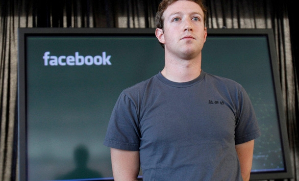 Facebook yêu cầu nhân viên không mặc quần áo có logo công ty sau khi khóa tài khoản của ông Trump