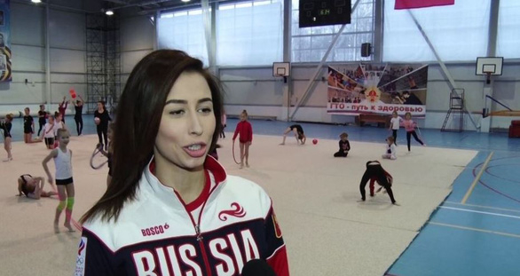 Nhà vô địch Olympic sạt nghiệp do châm nến ăn mừng làm cháy nhà