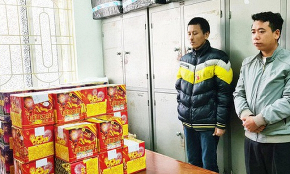 Phó Trưởng Công an xã lên Facebook bán pháo nổ