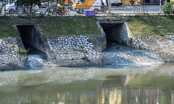 Các chuyên gia ủng hộ bổ cập nước sông Hồng cho sông Tô Lịch