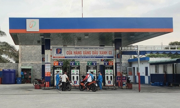 Điều tra việc nhân viên cây xăng bơm nối số để “rút” tiền xăng của khách