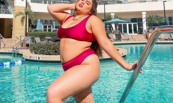 Người đẹp nặng 100kg lọt vào top 12 cuộc thi Hoa hậu Trái đất Mỹ 2020