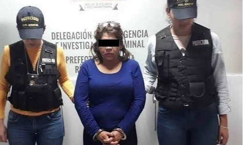 Vợ đâm chồng khi thấy bức ảnh chụp mình và chồng ngày trẻ