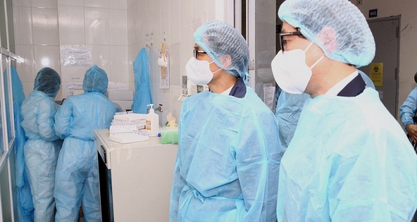 Phó Thủ tướng Vũ Đức Đam chỉ đạo Hà Nội cần lấy mẫu đến F3