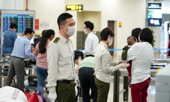 Sân bay Nội Bài đề nghị xét nghiệm COVID-19 cho 3.200 người làm việc tại đây 