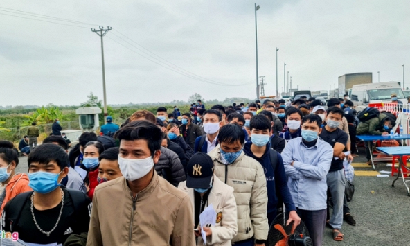 Hàng nghìn người lao động rời Quảng Ninh về quê ăn Tết