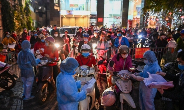 Hơn 900 người ở tòa nhà Sky City đã được xét nghiệm ngay trong đêm