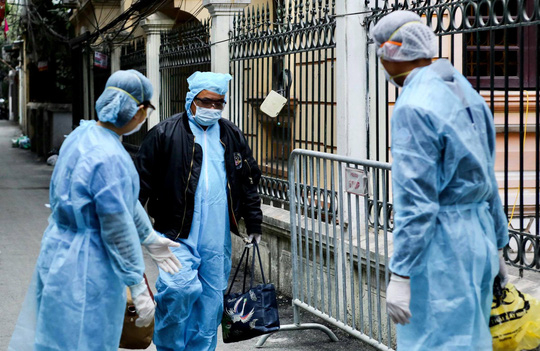 Người dân ở nơi có ca mắc COVID-19 về quê đón Tết có phải cách ly không?