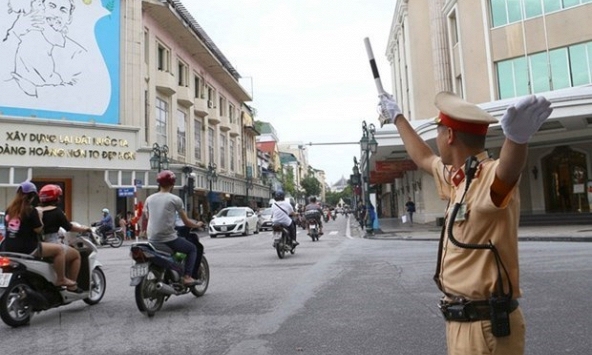 Bố trí 6 tổ công tác bảo đảm an toàn giao thông tại Hà Nội và TP.HCM