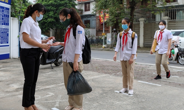 Hôm nay (22/2), học sinh tại nhiều địa phương bắt đầu quay trở lại trường học