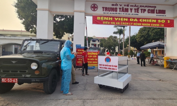 Thần tốc chế tạo robot phục vụ phòng chống đại dịch COVID-19