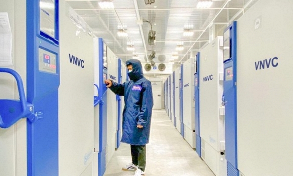 [Nóng] Lô vắc-xin COVID-19 đầu tiên về đến Việt Nam