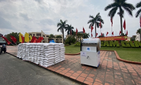 Cây ATM gạo tiếp sức người dân chống dịch đã được lắp tại huyện Cẩm Giàng, Hải Dương