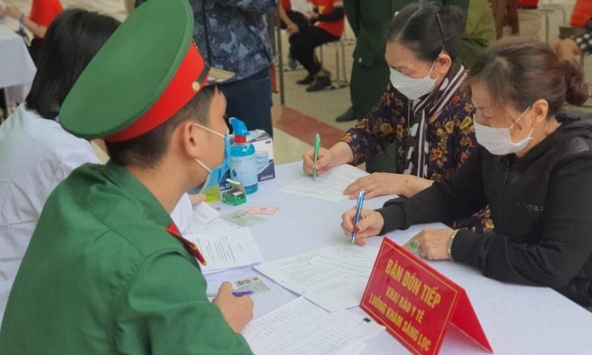 Rất nhiều người cao tuổi đăng ký tham gia giai đoạn 2 thử nghiệm vắc xin Covid-19 Việt Nam