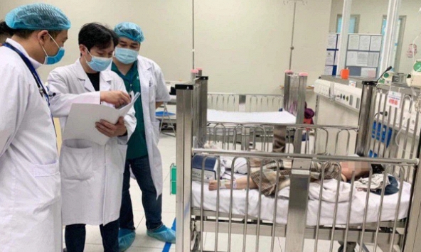 Tình hình sức khoẻ cháu bé ngã từ tầng 12 may mắn được cứu sống