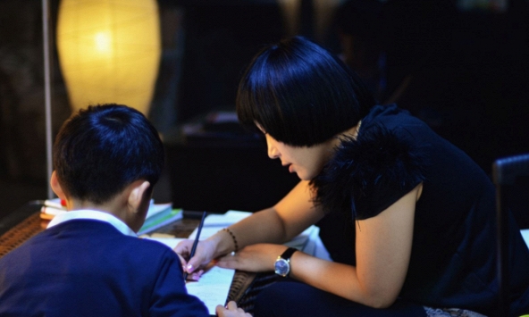 Phụ huynh 'dậy sóng' với quy định cấm giao bài tập về nhà cho học sinh lớp 1 và lớp 2