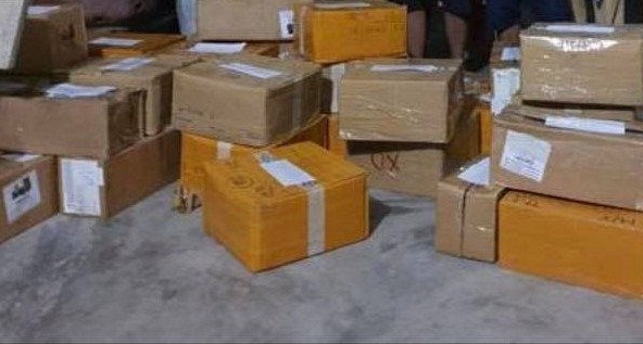 CSGT Thanh Hóa bắt giữ lô hàng gần 3.000 chiếc điện thoại iPhone không có hóa đơn chứng