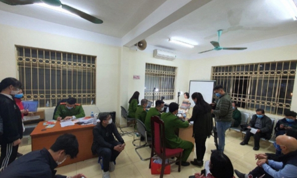 Hà Nội: Làm thẻ căn cước gắn chíp thâu đêm cho người dân