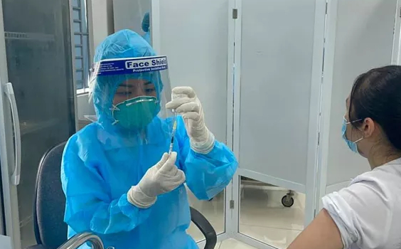 Hai trường hợp bị sốc phản vệ độ 2 sau khi tiêm vắc xin phòng Covid-19