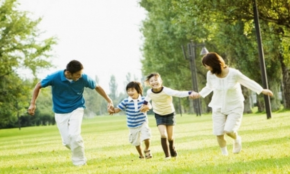 Tổng cục Dân số nói gì về thông tin 'từ 10/3, sinh con một bề được hỗ trợ mua bảo hiểm y tế'?