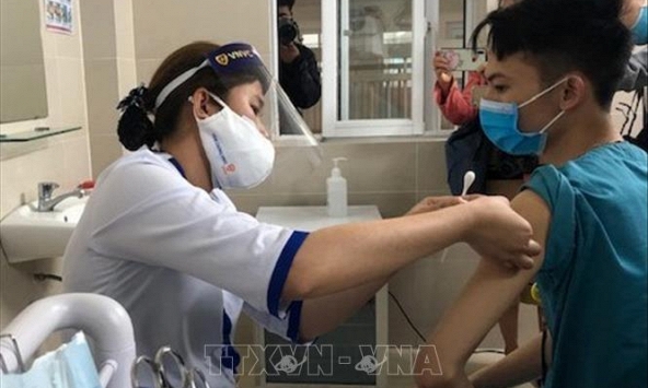 Tiếp tục đàm phán để đảm bảo có vaccine phòng COVID-19 bao phủ toàn dân nhanh nhất