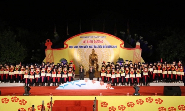 Hải Phòng thưởng hơn 4,8 tỷ đồng cho học sinh, giáo viên có học sinh đoạt giải Quốc gia, Quốc tế