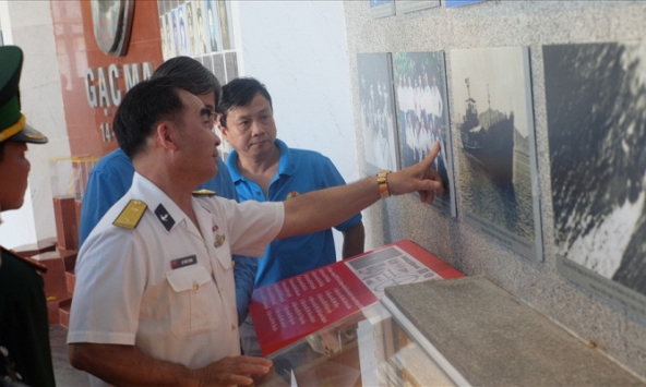 Lễ dâng hương, tưởng nhớ 64 chiến sĩ Gạc Ma