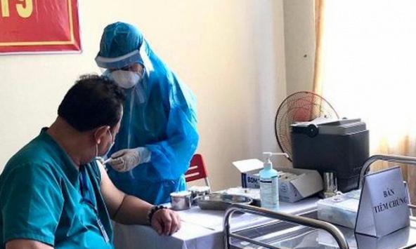 Việt Nam đã có 5.248 người được tiêm vắc xin Covid-19 