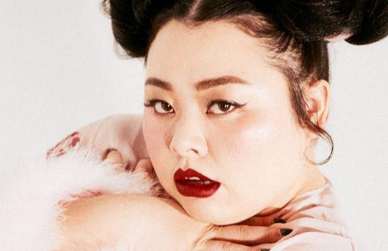 Nữ diễn viên khiến giám đốc sáng tạo Olympic Tokyo phải từ chức là ai?