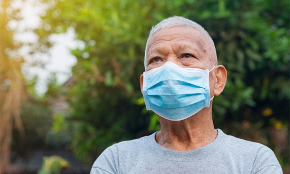 Những người trên 65 tuổi có nguy cơ tái nhiễm Covid-19 cao