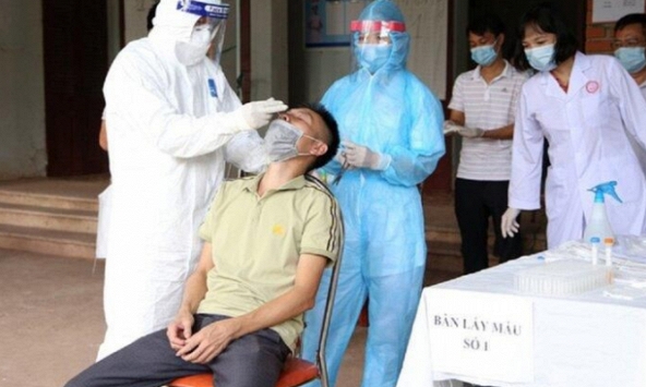 Đã tìm được 142 người đi cùng chuyến bay với 2 ca nhiễm Covid-19 nhập cảnh trái phép 