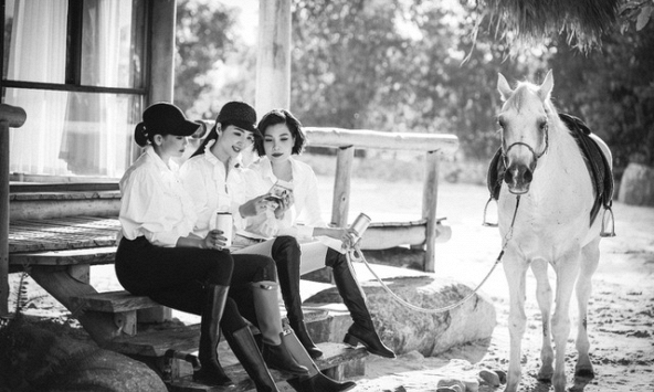 Bộ tứ mỹ nhân đình đám đọ sắc trong loạt ảnh đen trắng tuyệt đẹp