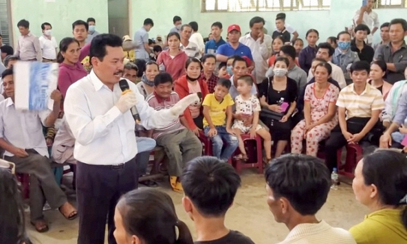 Huyện Bình Sơn thu hồi, hoàn trả lại tiền chi sai khi mời ông Võ Hoàng Yên chữa bệnh