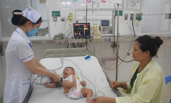 Bác sĩ khuyến cáo những sai lầm khi chăm sóc trẻ bị tay chân miệng