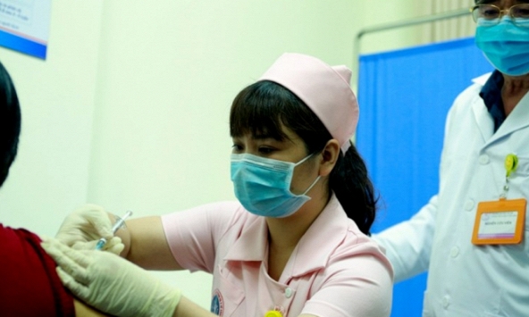 Hôm nay 6 tình nguyện viên tiêm thử nghiệm mũi 2 vaccine COVIVAC