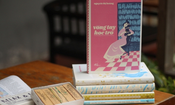 Tọa đàm 'Gặp gỡ nhà văn Nguyễn Thị Hoàng nhân dịp tái bản vòng tay học trò và 4 cuốn tiểu thuyết khác'