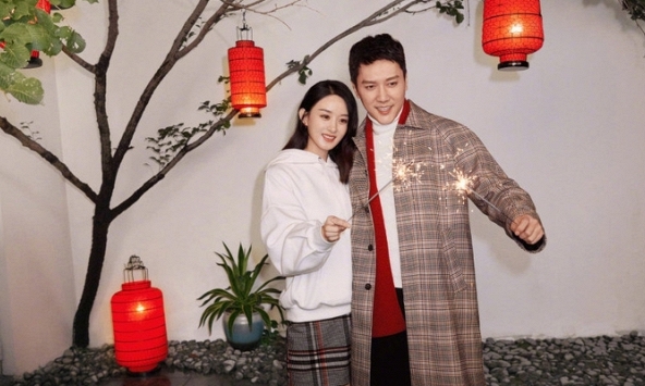 Cặp đôi Triệu Lệ Dĩnh và Phùng Thiệu Phong chính thức ly hôn sau 3 năm bên nhau