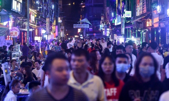 'TP.HCM có nguy cơ bùng phát dịch cao hơn các tỉnh vùng biên giới'