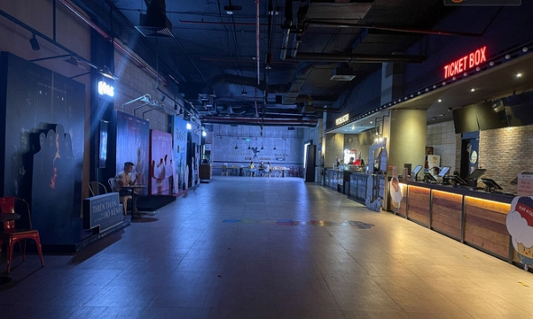 Từ 0h ngày 5/5, Hà Nội sẽ tạm dừng các hoạt động rạp chiếu phim, tiệm massage, spa