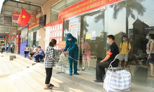 Hà Nội cấm tụ tập quá 10 người tại nơi công cộng