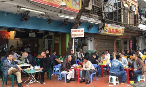 Hà Nội yêu cầu tạm dừng hoạt động các nhà hàng bia, quán bia để phòng dịch