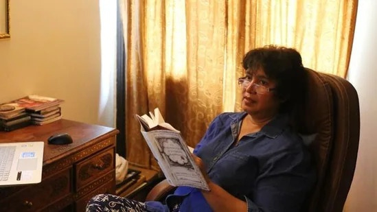 Nữ nhà văn Ấn Độ bị nhiễm Covid-19 dù không ra khỏi ra suốt 1 năm qua